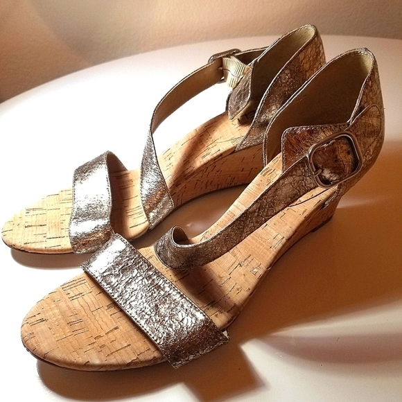Vaneli Gold Heels - Picture 2 of 6